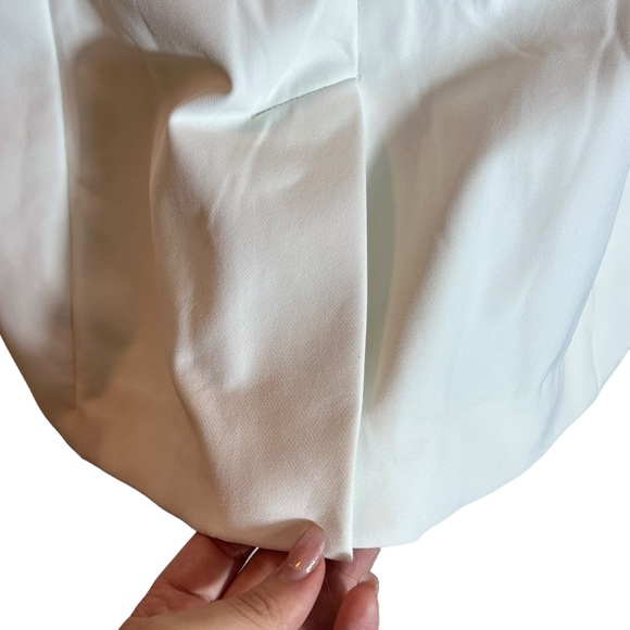 Veronica Beard Bi-Stretch Scuba Jacket White, Size 4 - Picture 10 of 16